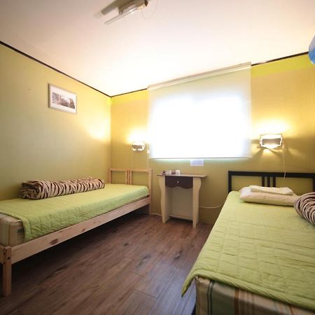 Comeinn Guesthouse Hongdae - Female Only Сеул Экстерьер фото