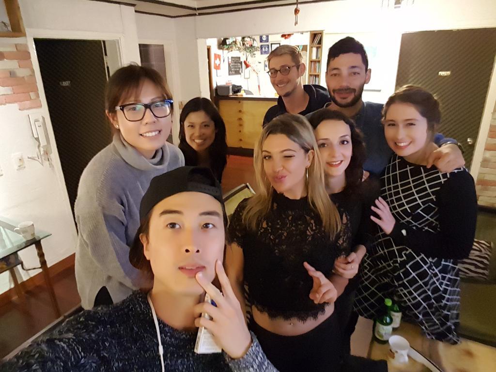 Comeinn Guesthouse Hongdae - Female Only Сеул Экстерьер фото