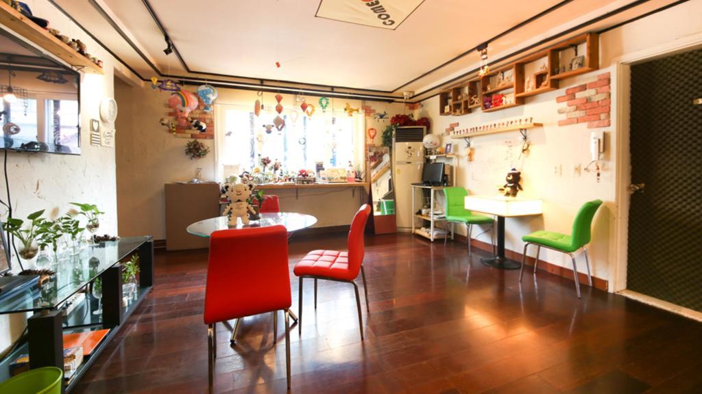 Comeinn Guesthouse Hongdae - Female Only Сеул Экстерьер фото