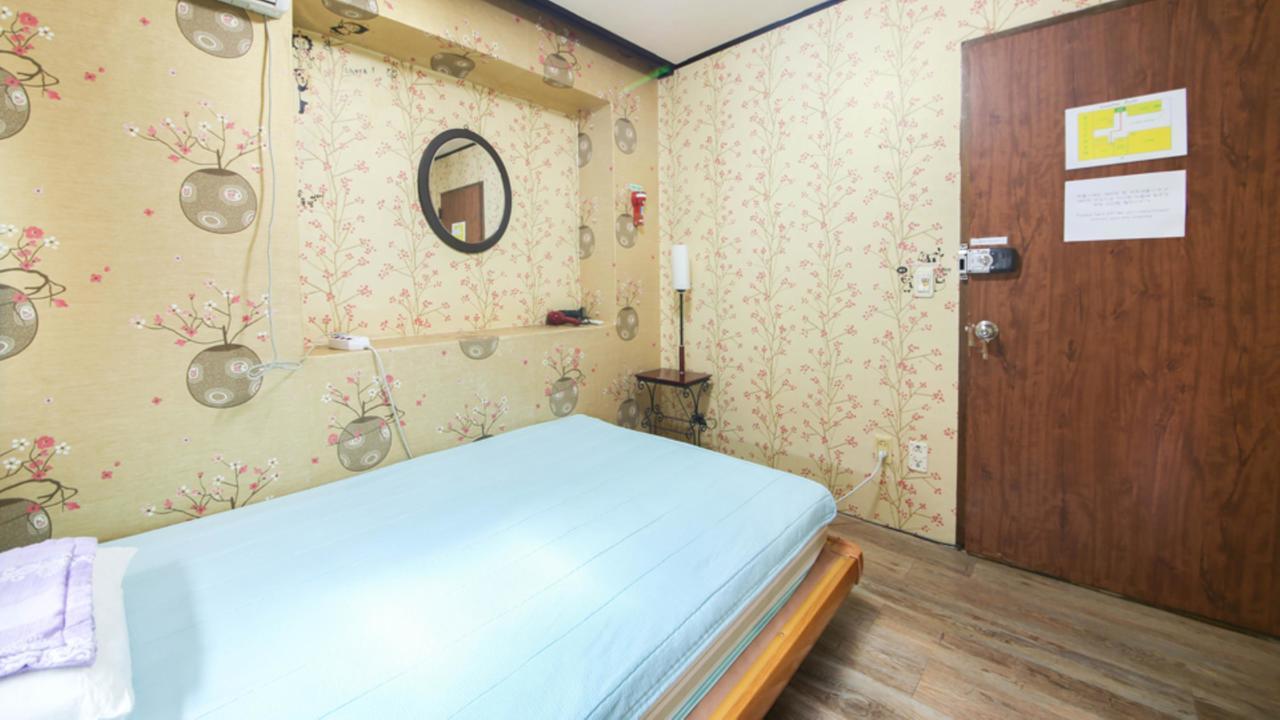Comeinn Guesthouse Hongdae - Female Only Сеул Экстерьер фото