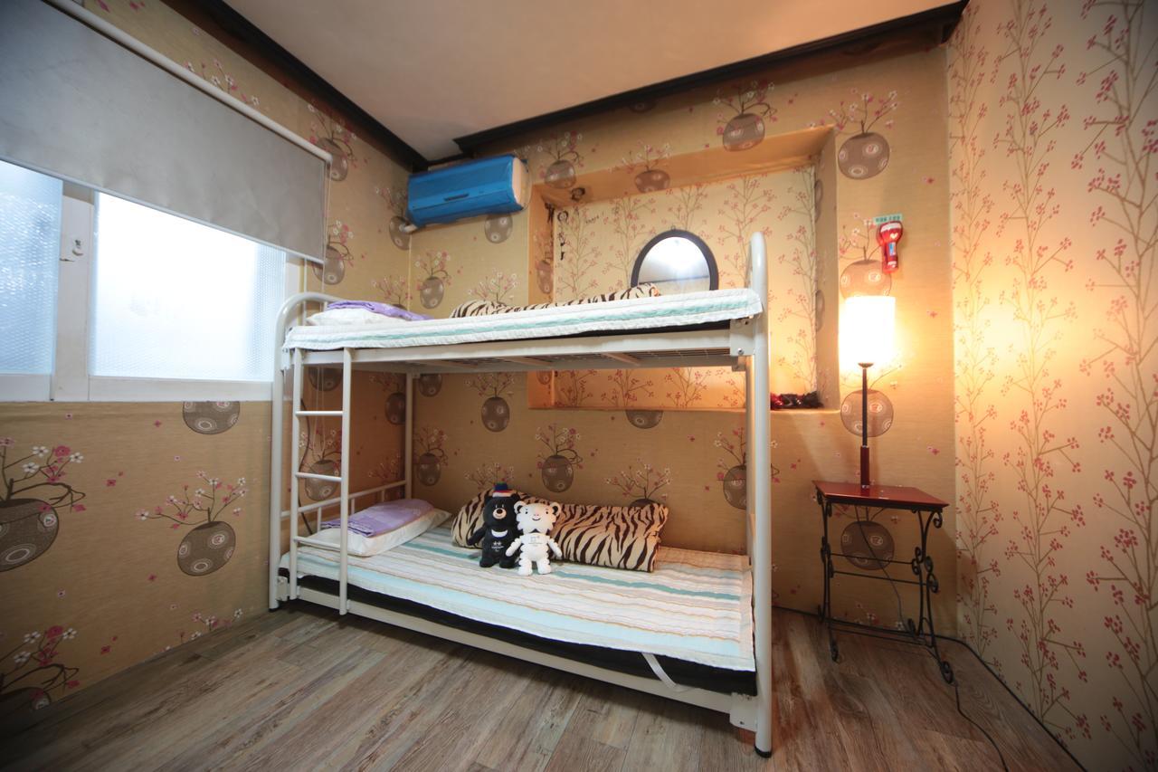 Comeinn Guesthouse Hongdae - Female Only Сеул Экстерьер фото