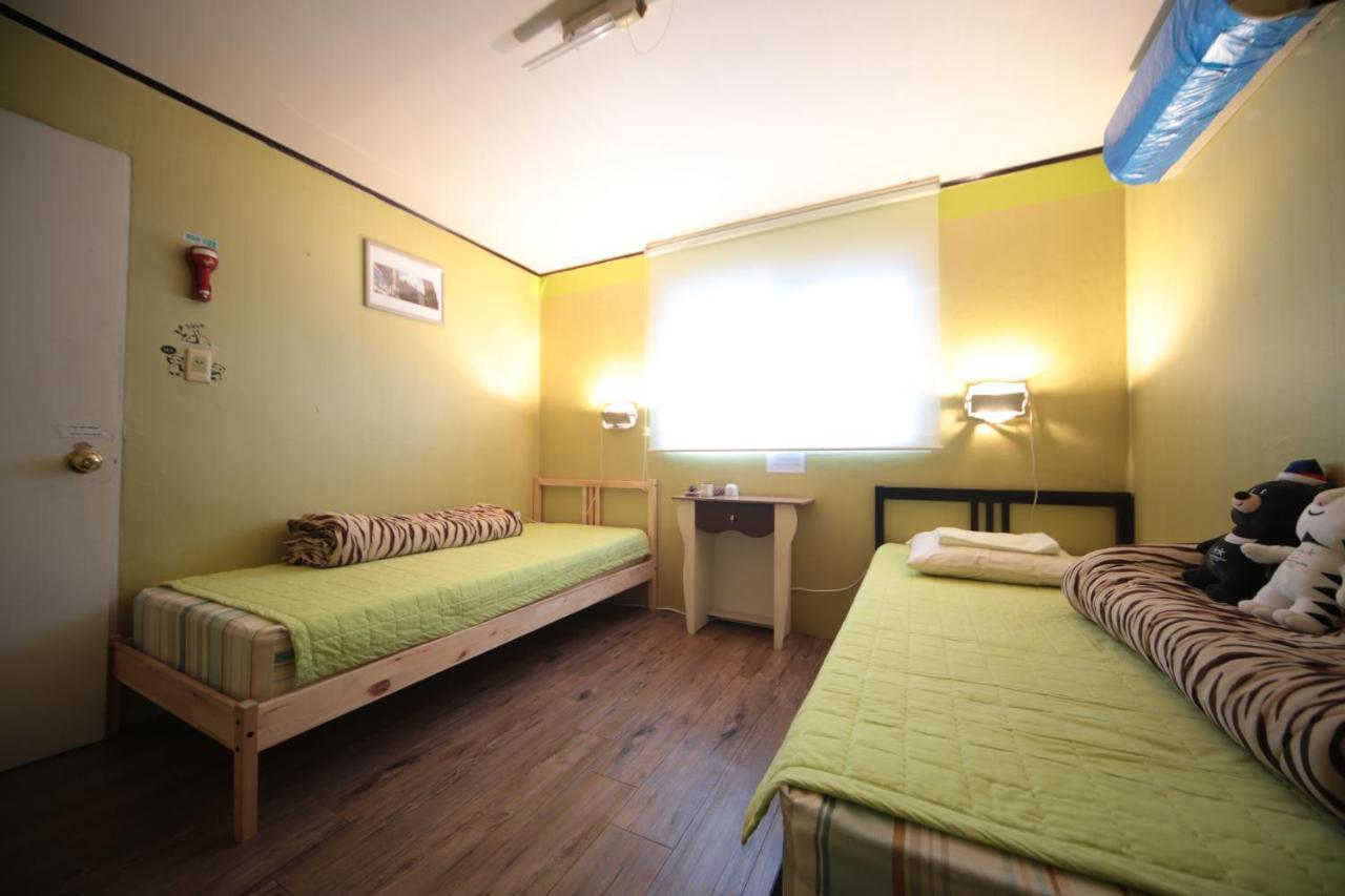 Comeinn Guesthouse Hongdae - Female Only Сеул Экстерьер фото