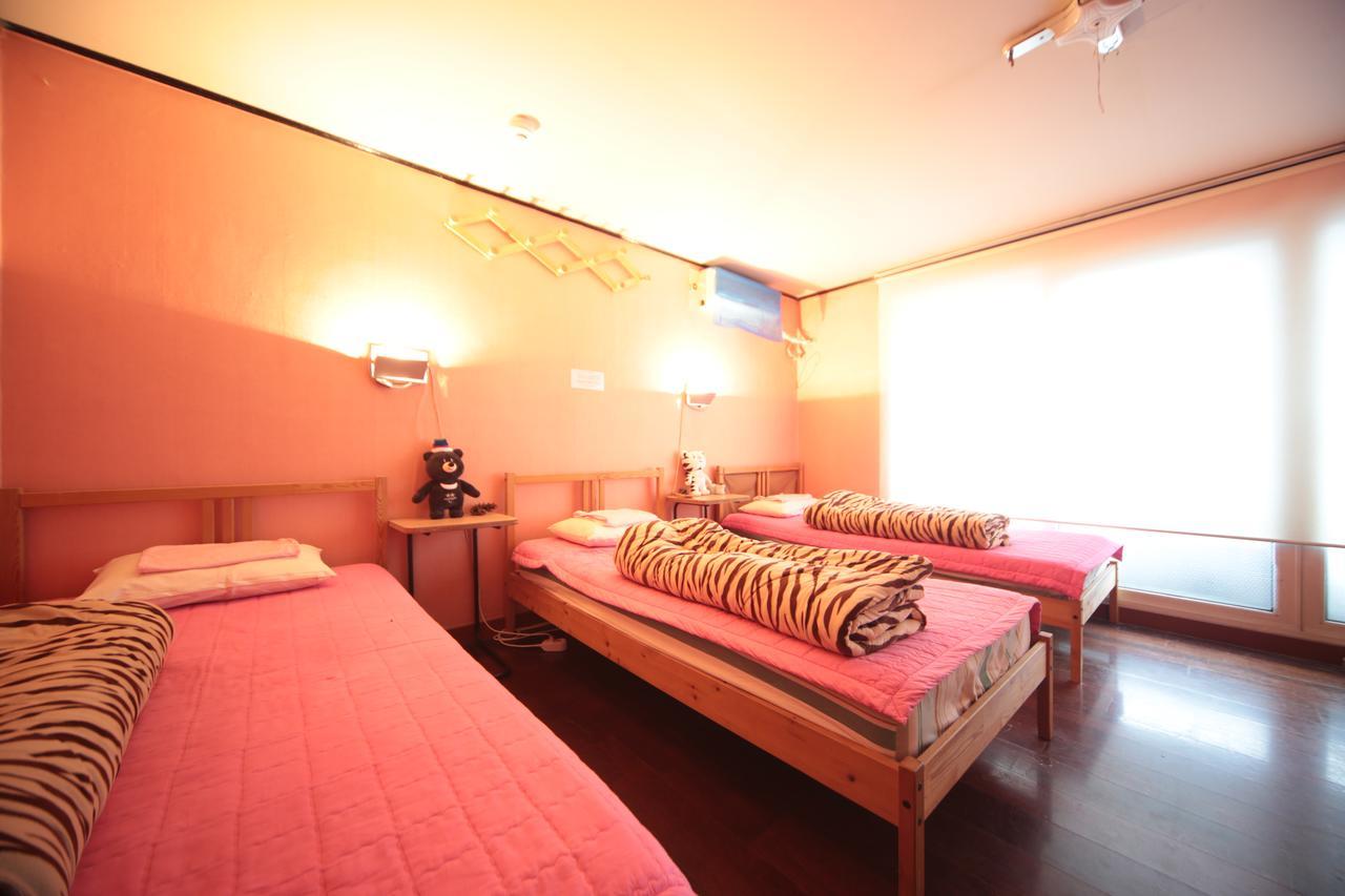 Comeinn Guesthouse Hongdae - Female Only Сеул Экстерьер фото