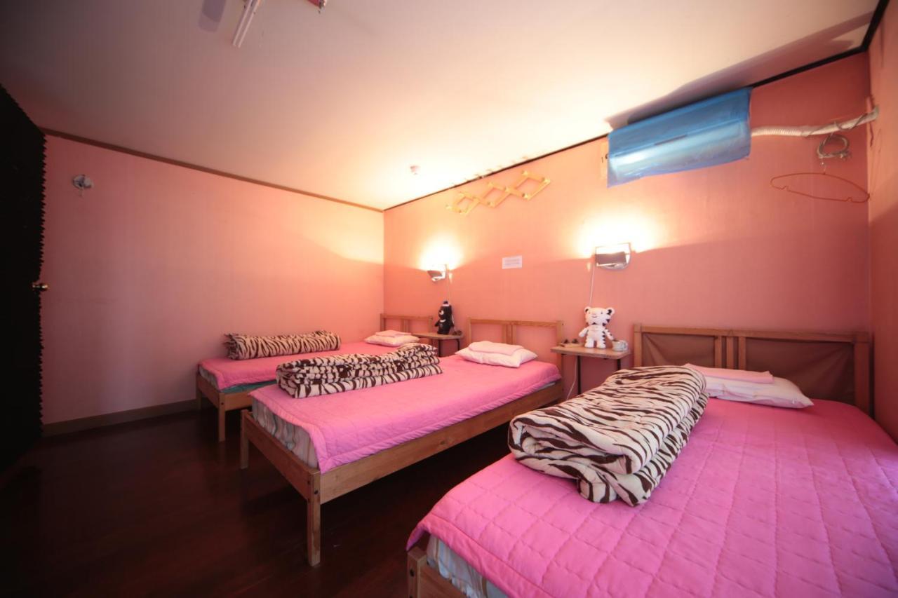 Comeinn Guesthouse Hongdae - Female Only Сеул Экстерьер фото